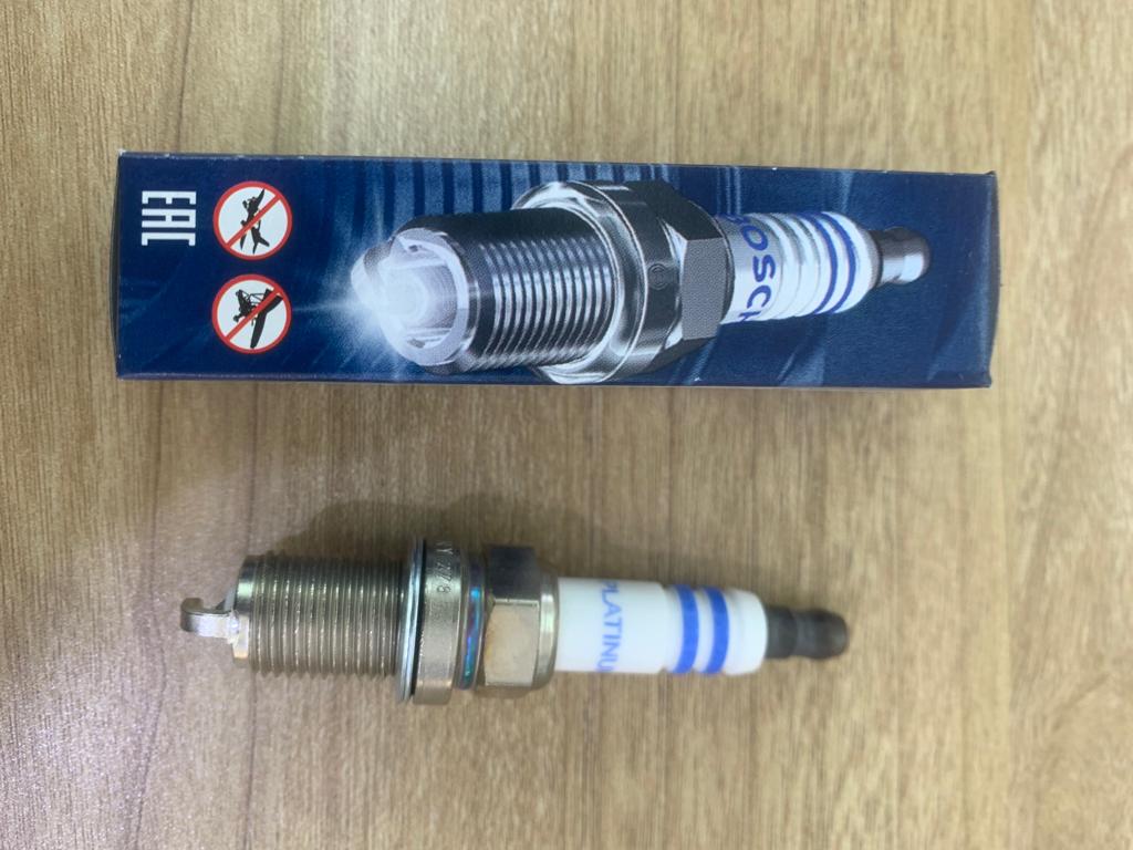 Spark Plug Platinum 16 [Bosch] (0242236616) (6724)