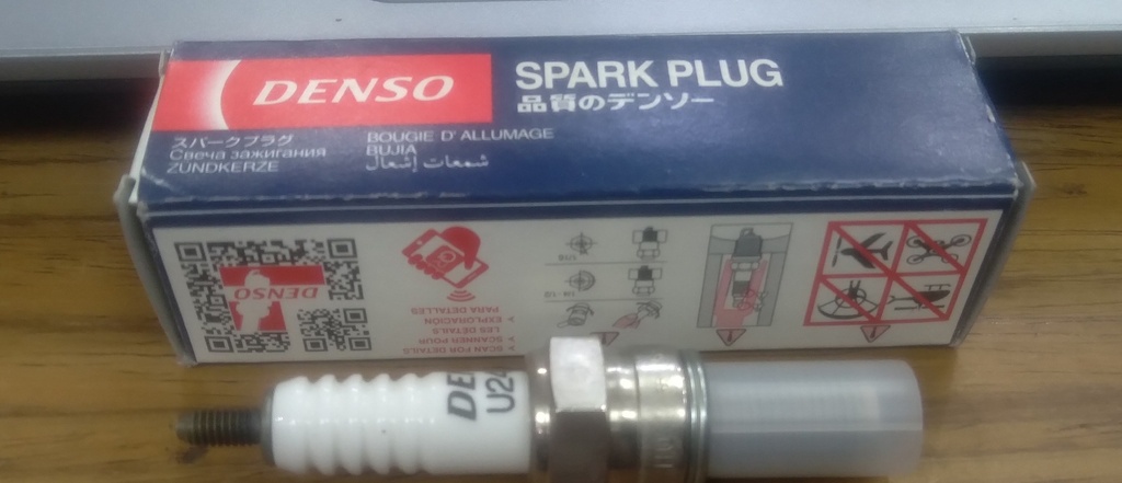 Spark Plug Denso equivalent to NGK CR8E 2 plugs (made in Japan) (u24etr)