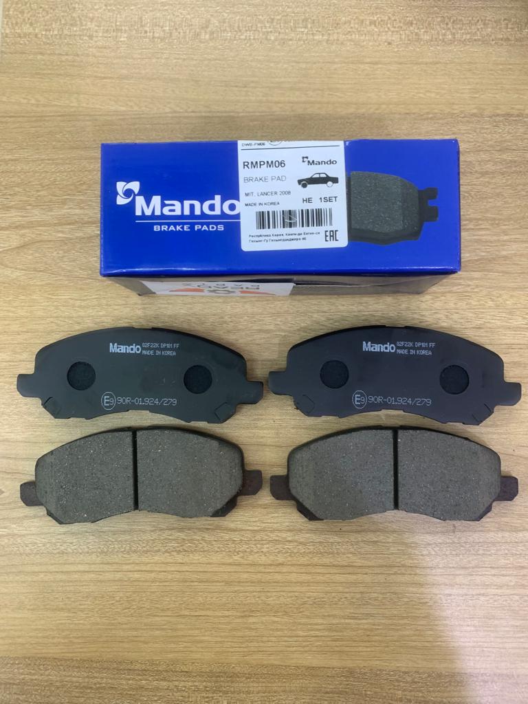Brake Pads Set Front Mitsubishi Lancer Shark [Mando] (Made in Korea) (RMPM06)